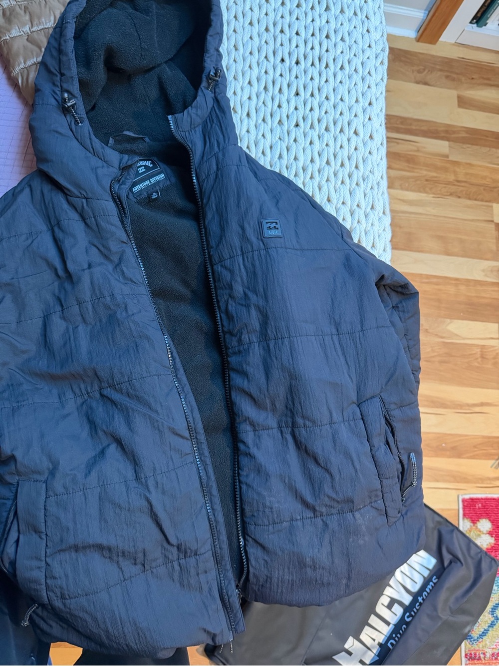 Billabong Women's Black Quilted Hooded Puffer Jacket
